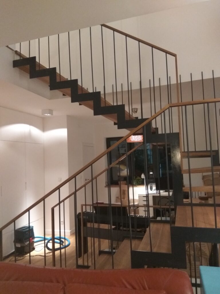 Open-riser stairs