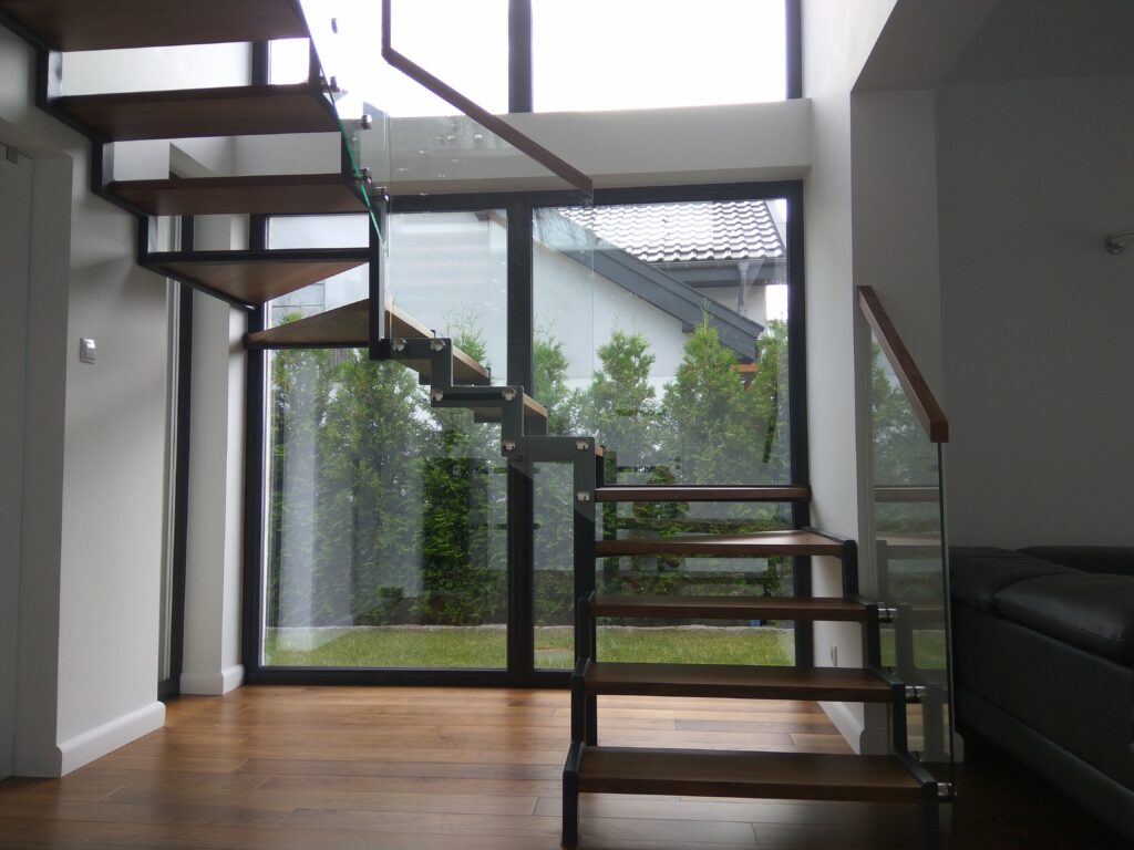 Open-riser stairs