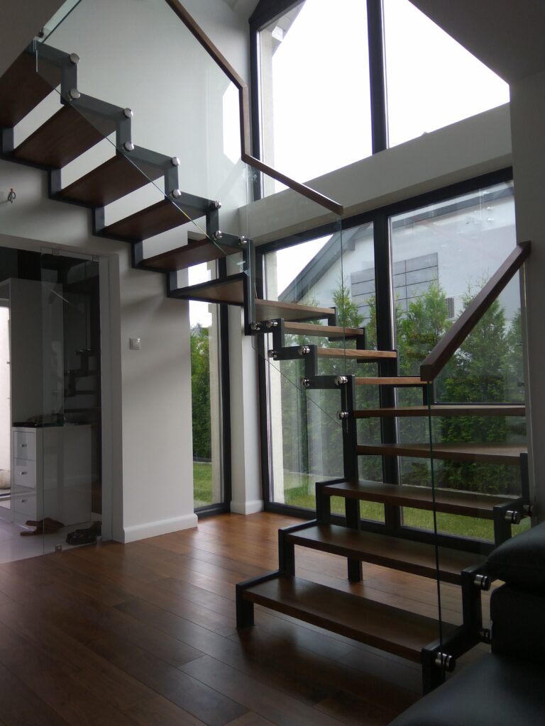Open-riser stairs