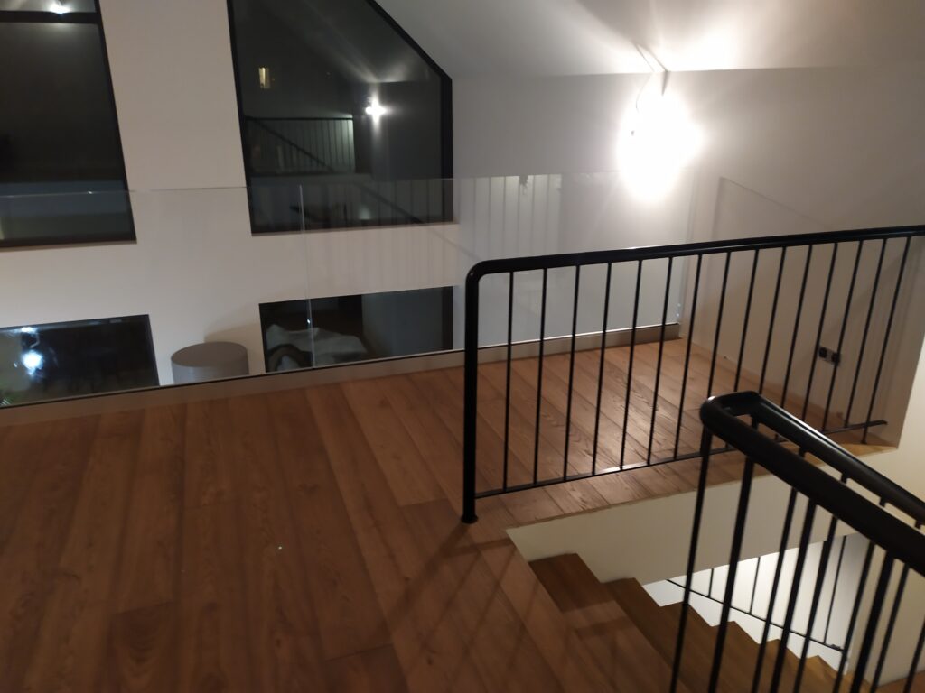 Open-riser stairs