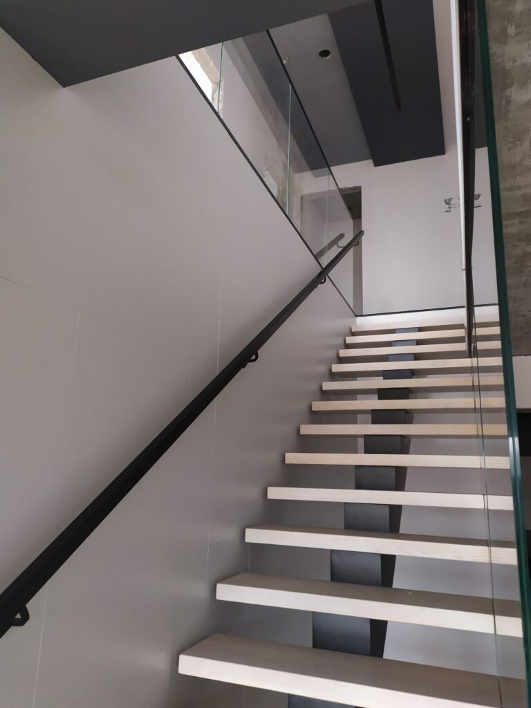 Open-riser stairs