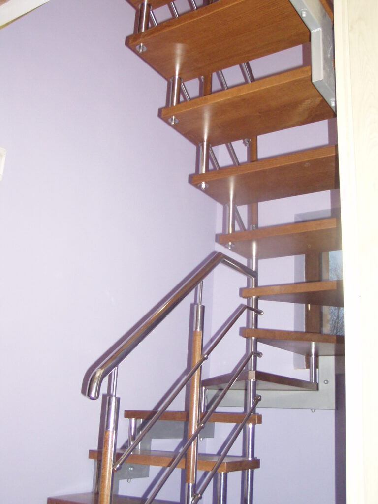 Open-riser stairs